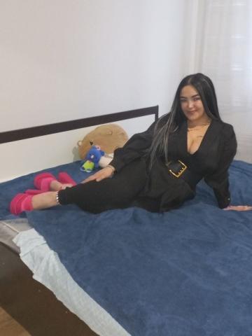 Камила Демократично Реал фото 3